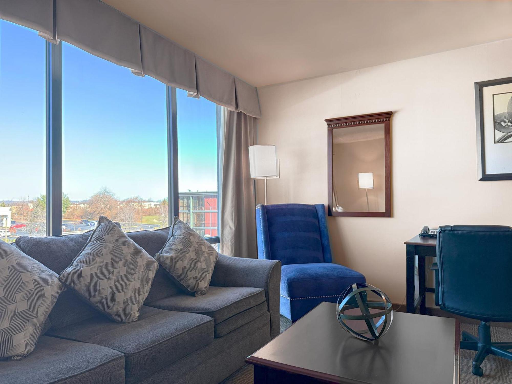 Holiday Inn South Plainfield-Piscataway By Ihg Екстер'єр фото