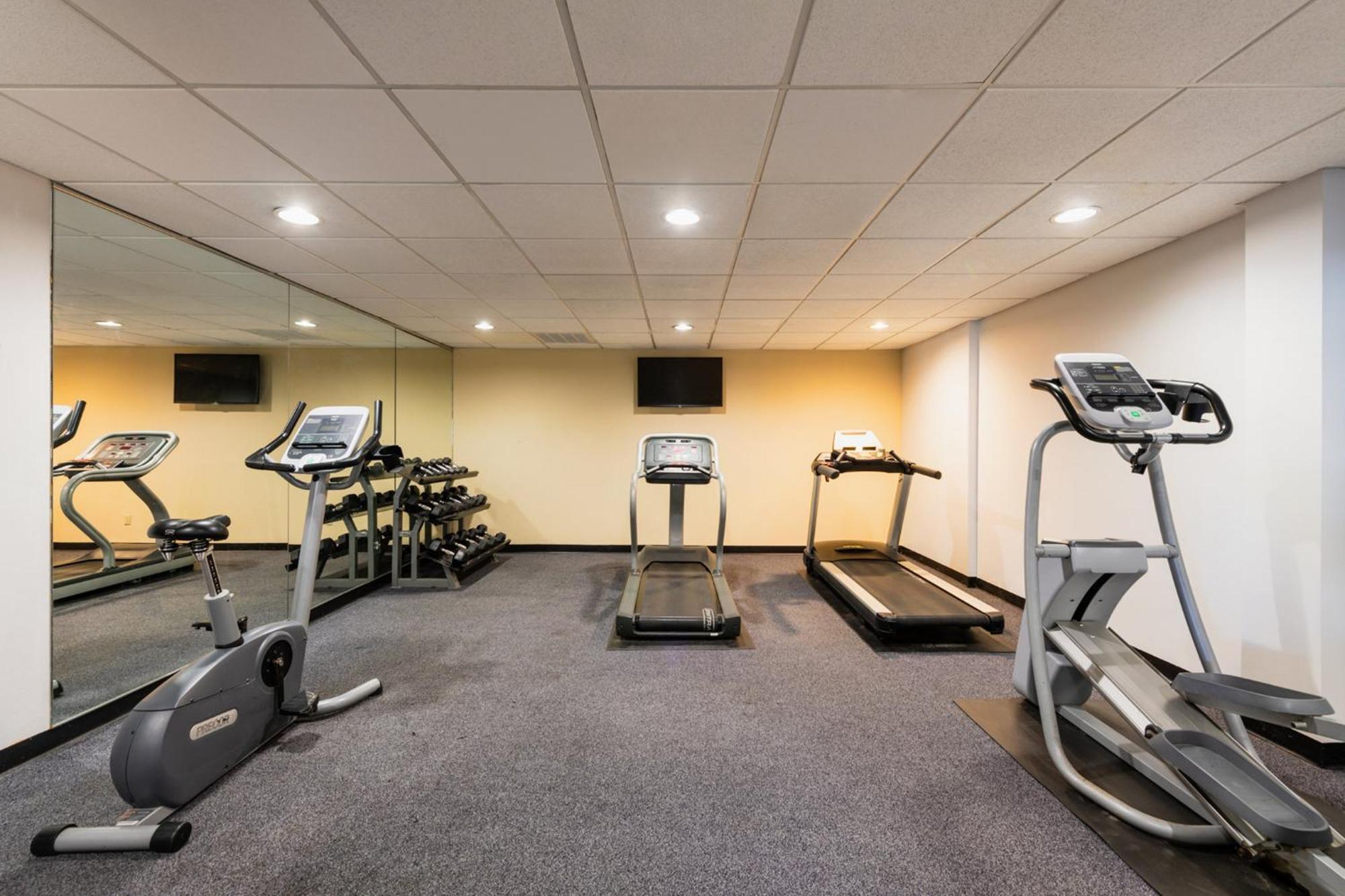 Holiday Inn South Plainfield-Piscataway By Ihg Екстер'єр фото